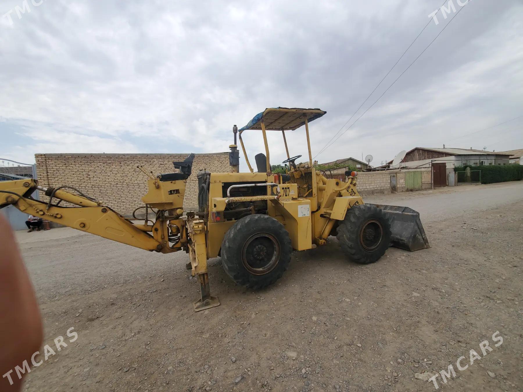 JCB 4CX ECO 2002 - 120 000 TMT - Гызыларбат - img 1