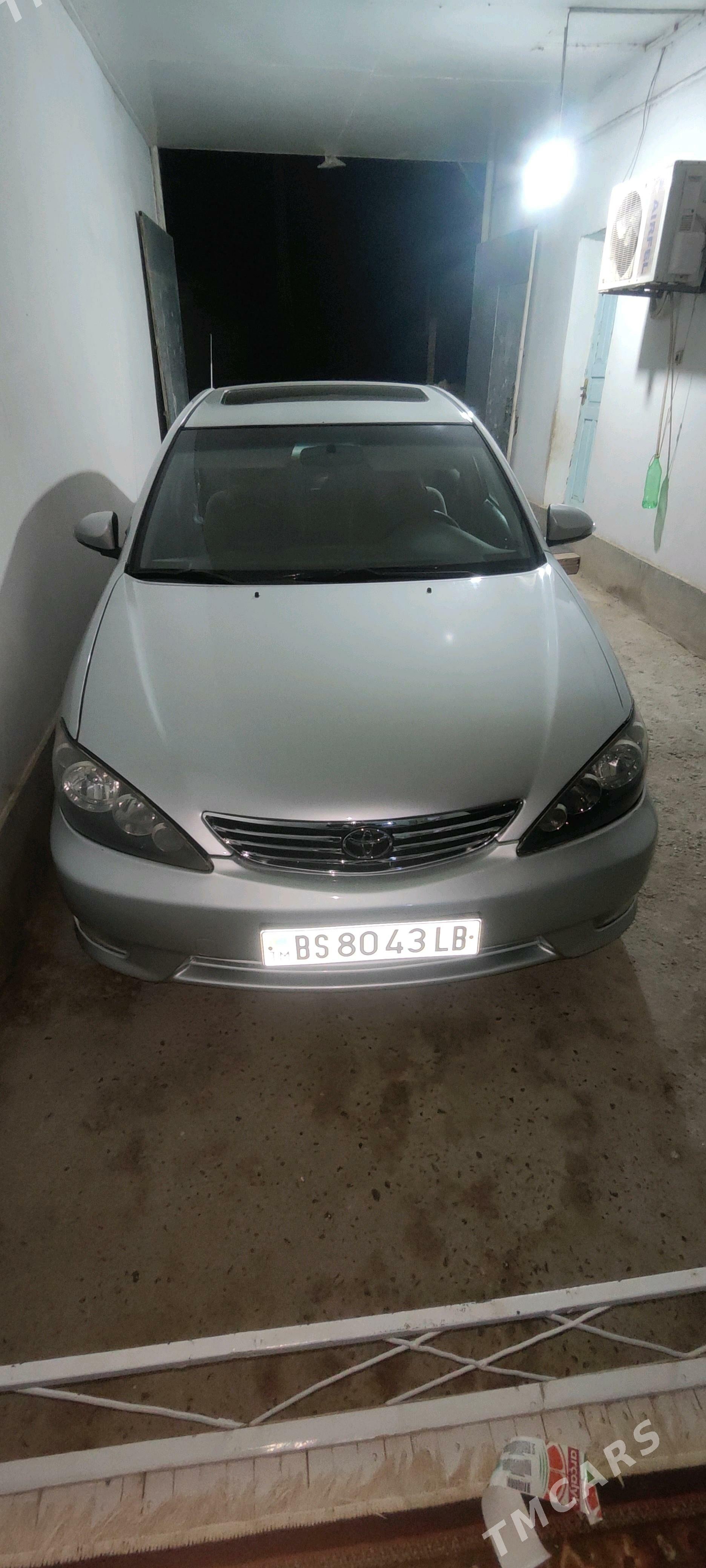 Toyota Camry 2004 - 220 000 TMT - Халач - img 4