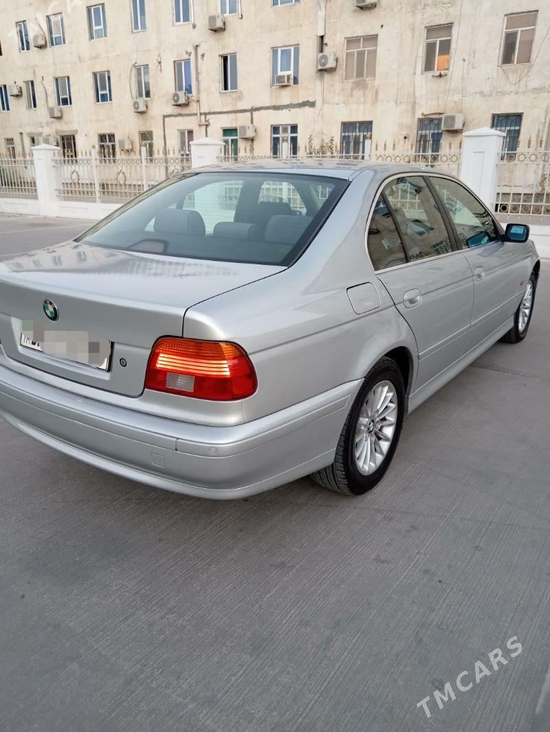 BMW E39 2002 - 127 000 TMT - Балканабат - img 3