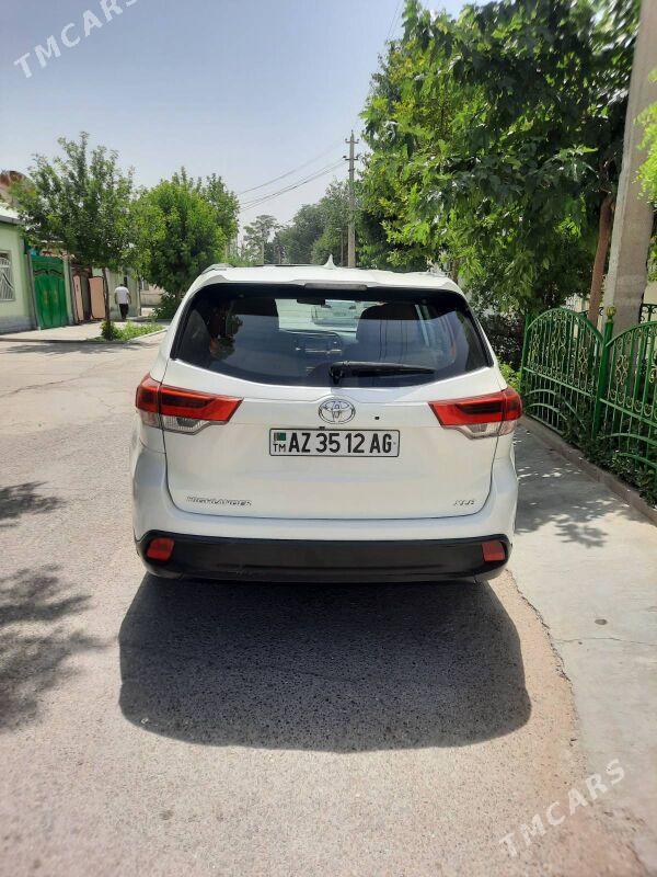 Toyota Highlander 2018 - 380 000 TMT - Ашхабад - img 3