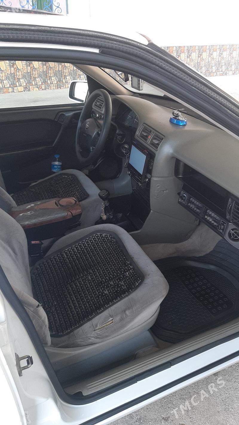 Opel Vectra 1989 - 55 000 TMT - Туркменбаши - img 3