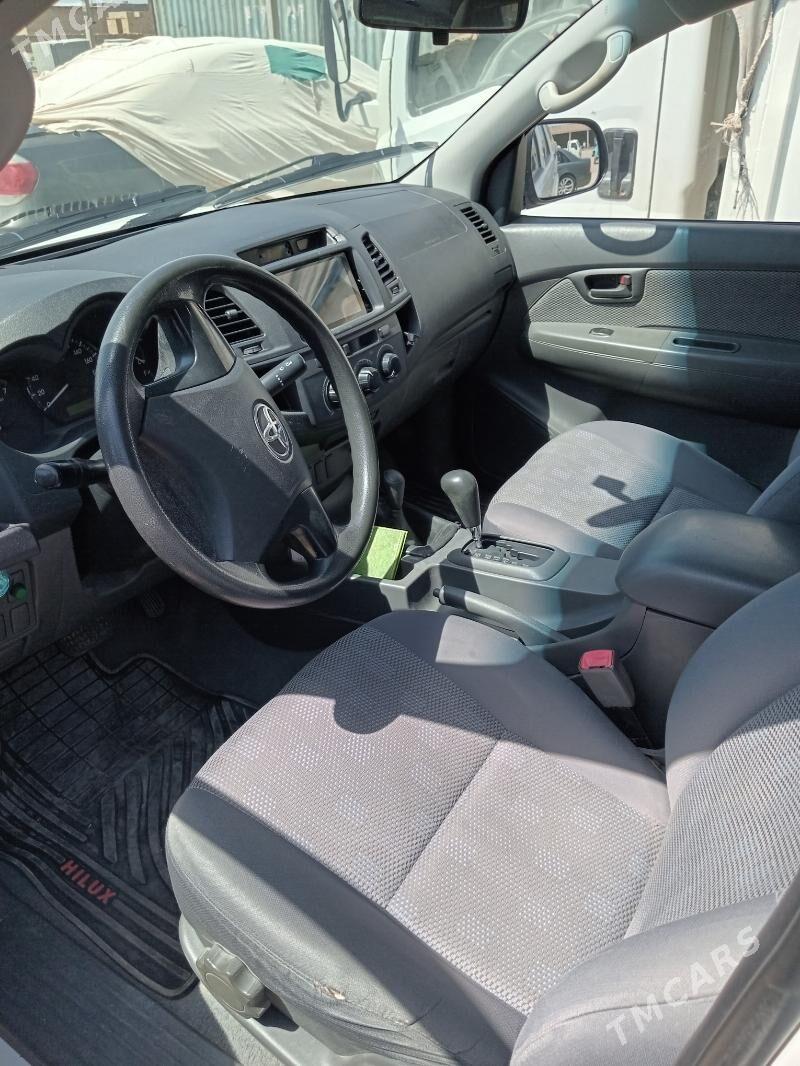 Toyota Hilux 2011 - 280 000 TMT - Койтендаг - img 2