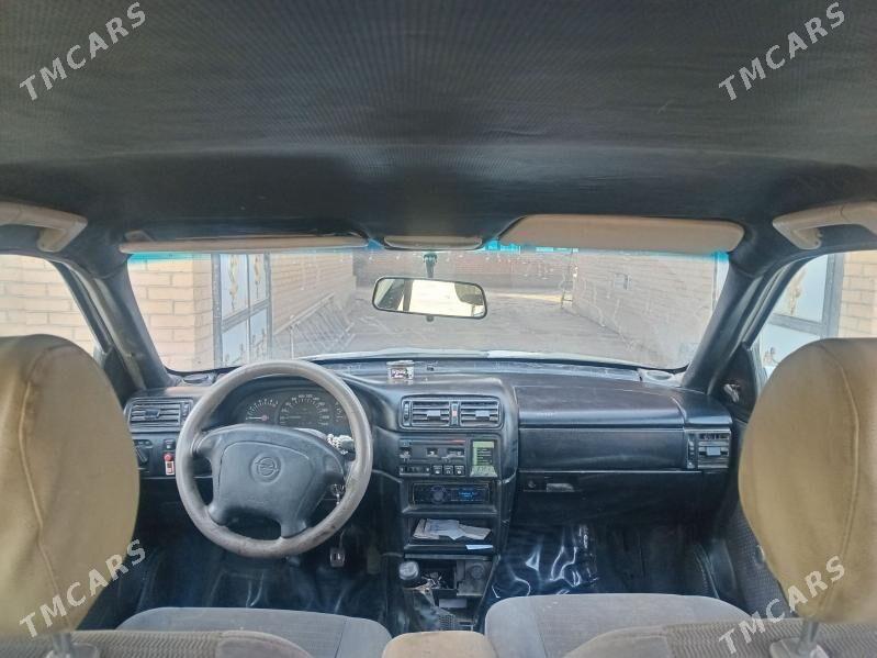 Opel Vectra 1994 - 35 000 TMT - Sakar - img 6