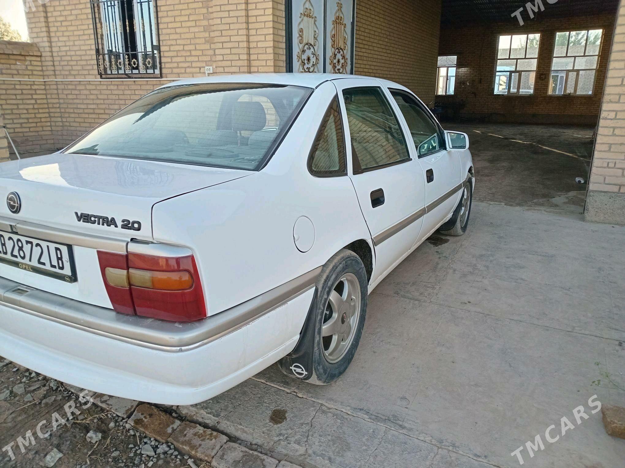 Opel Vectra 1994 - 35 000 TMT - Sakar - img 9