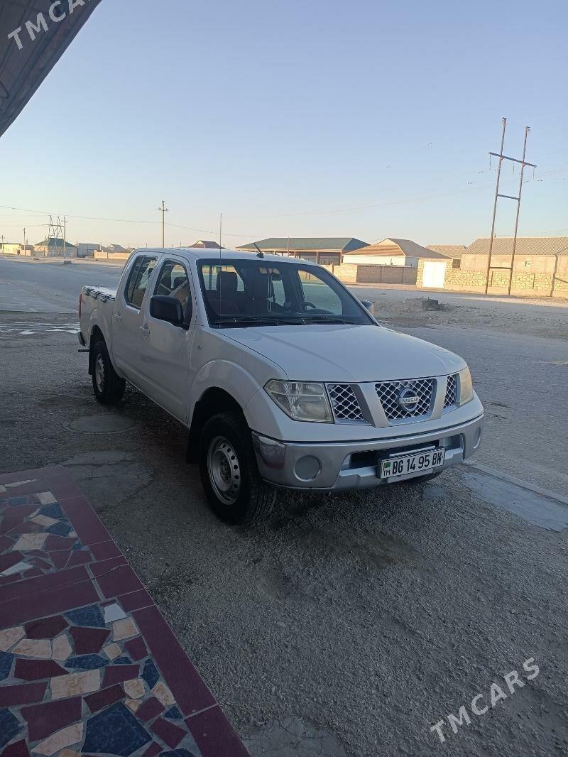 Nissan Navara 2011 - 150 000 TMT - Гумдаг - img 2