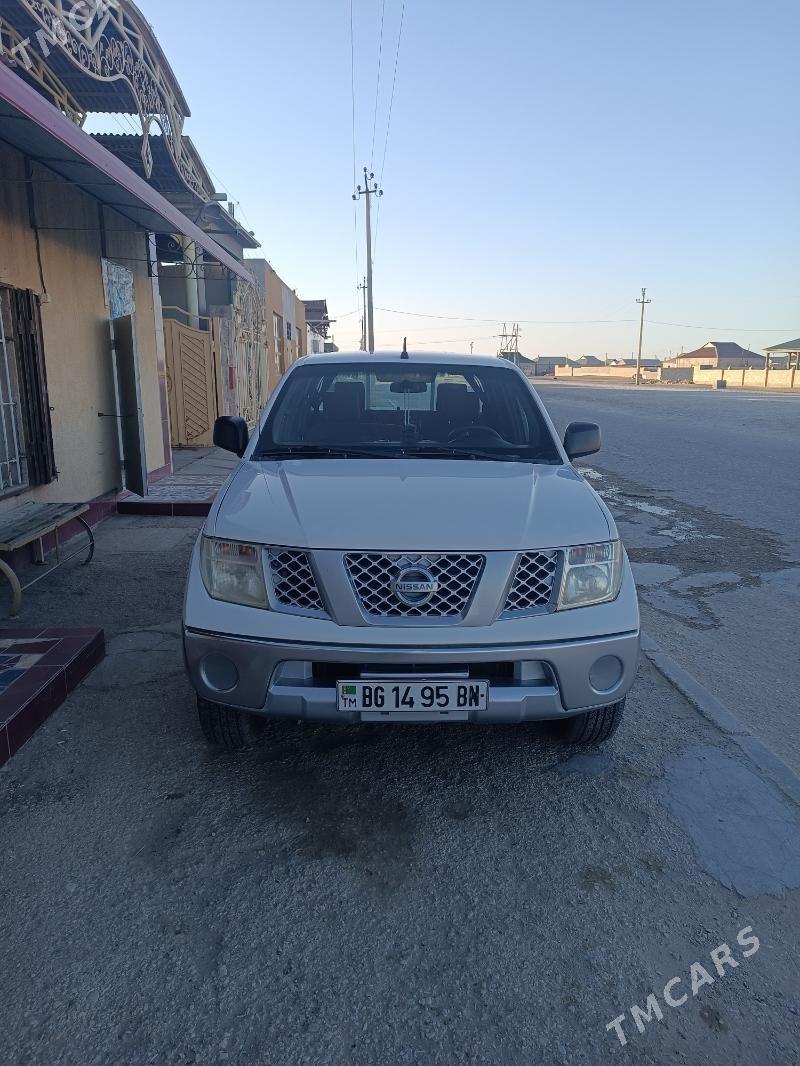 Nissan Navara 2011 - 150 000 TMT - Гумдаг - img 1