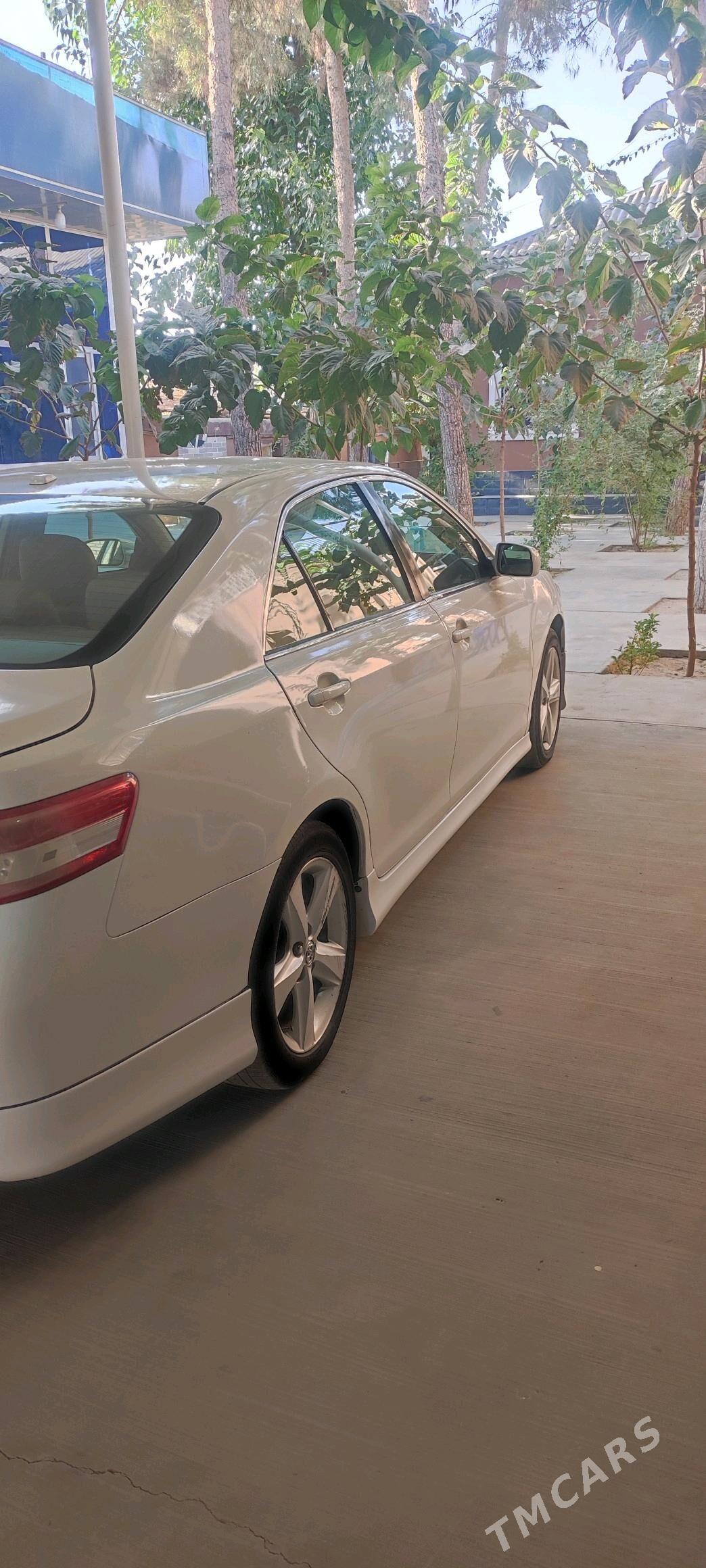 Toyota Camry 2011 - 178 000 TMT - Мары - img 3
