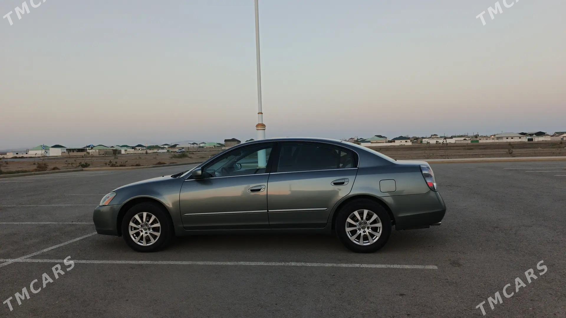 Nissan Altima 2005 - 90 000 TMT - Хазар - img 1