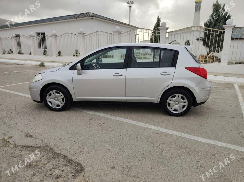 Nissan Versa 2011 - 120 000 TMT - Балканабат - img 3