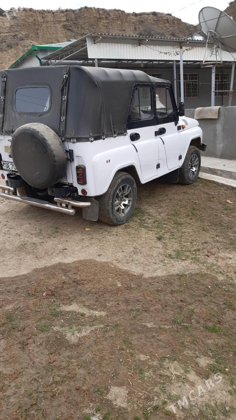 UAZ 469 2000 - 76 000 TMT - Magtymguly - img 6