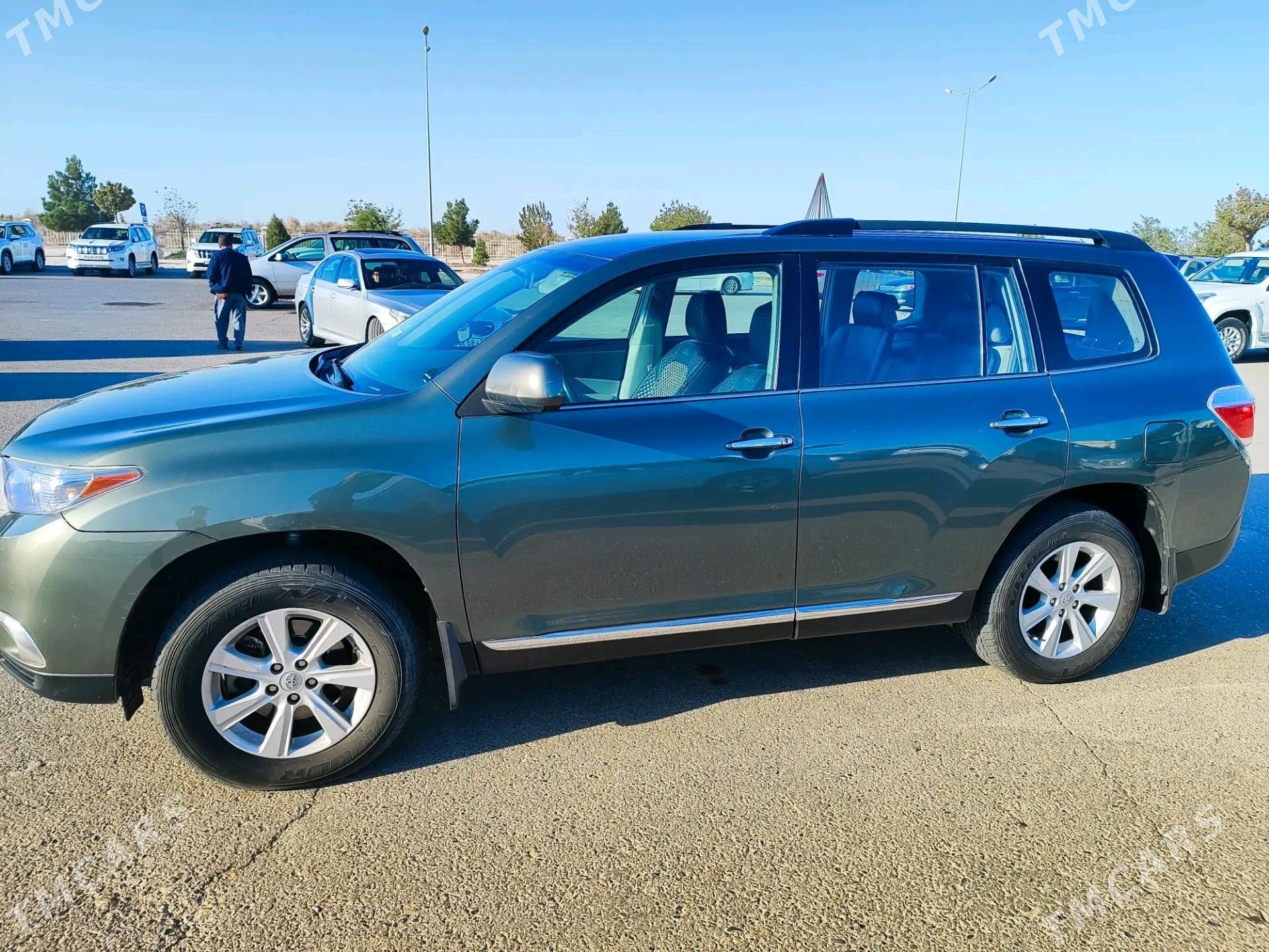 Toyota Highlander 2013 - 350 000 TMT - Туркменабат - img 3