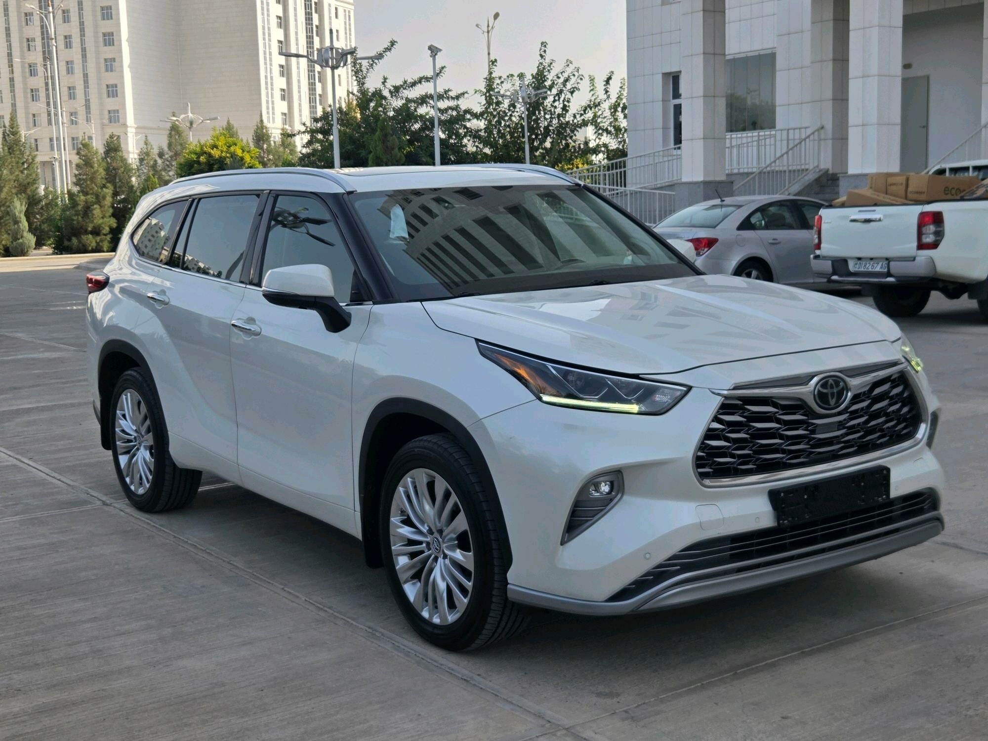 Toyota Highlander 2021 - 720 000 TMT - Ашхабад - img 2