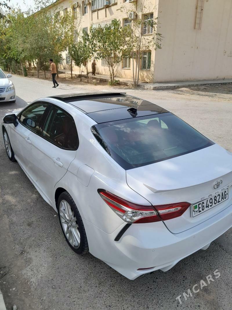 Toyota Camry 2019 - 320 000 TMT - 9 мкр - img 4