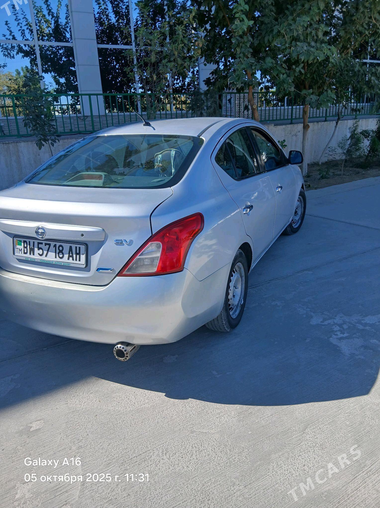 Nissan Versa 2011 - 105 000 TMT - Ак-Бугдайский этрап - img 2