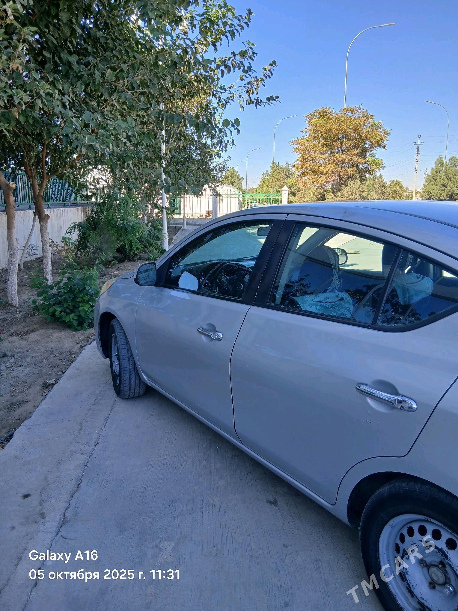 Nissan Versa 2011 - 105 000 TMT - Ак-Бугдайский этрап - img 3