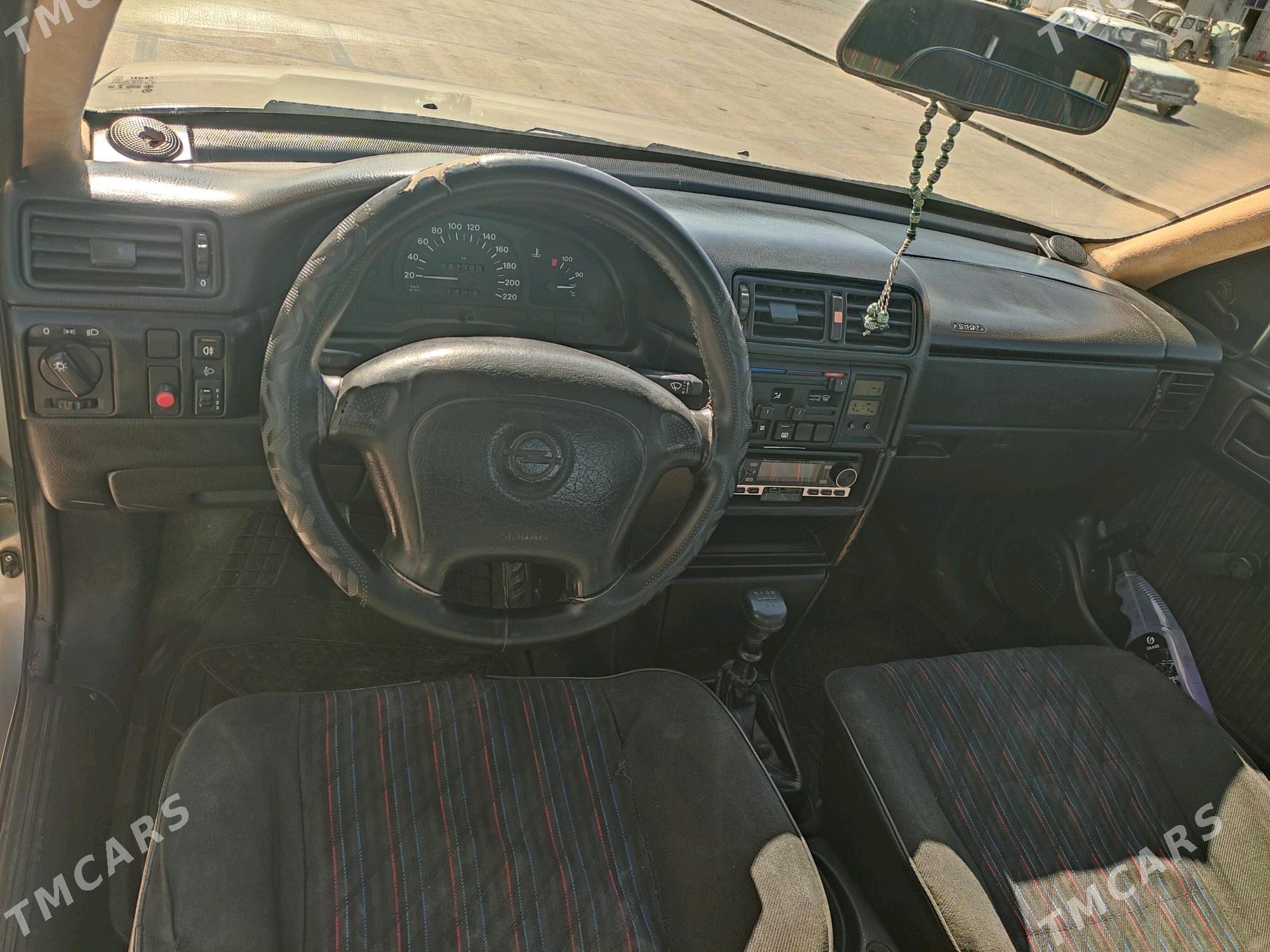Opel Vectra 1994 - 40 000 TMT - Байрамали - img 8