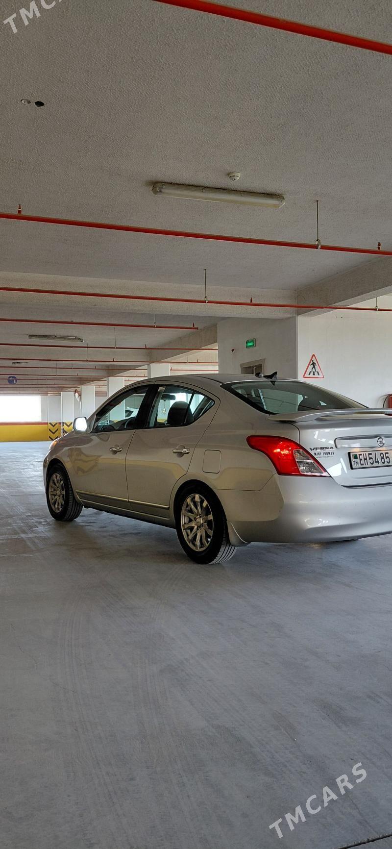 Nissan Versa 2012 - 131 000 TMT - Ашхабад - img 2