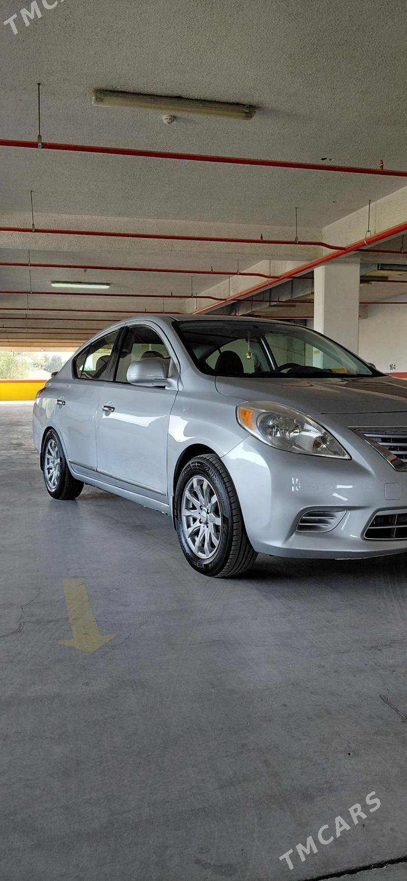 Nissan Versa 2012 - 131 000 TMT - Ашхабад - img 3