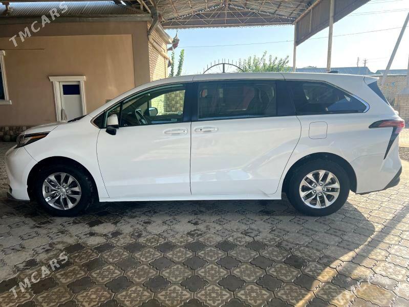 Toyota Sienna 2021 - 540 000 TMT - Мары - img 4