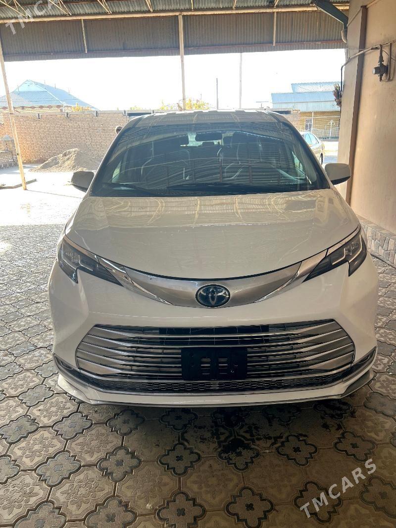Toyota Sienna 2021 - 540 000 TMT - Мары - img 3