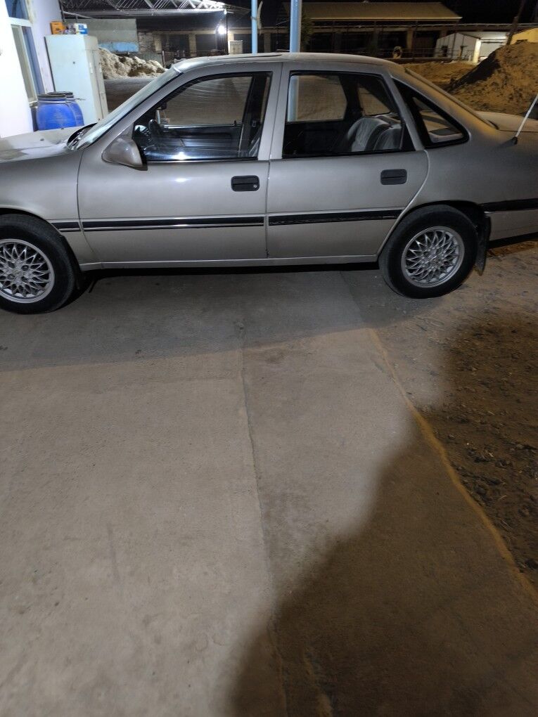 Opel Vectra 1990 - 27 000 TMT - Векильбазар - img 2