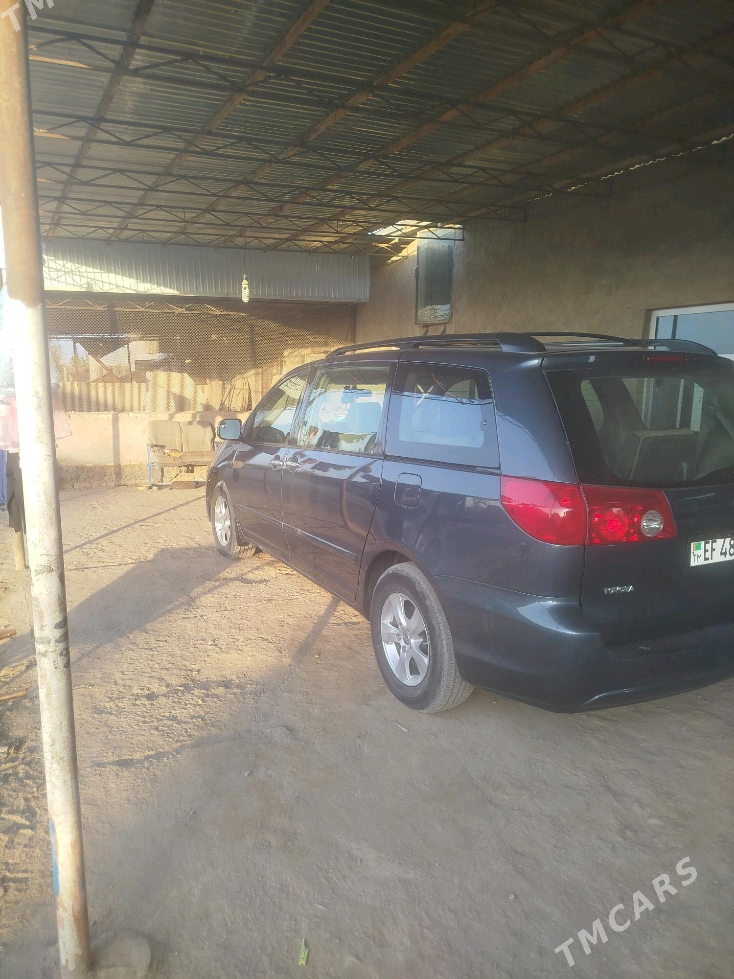 Toyota Sienna 2006 - 220 000 TMT - Мургап - img 7