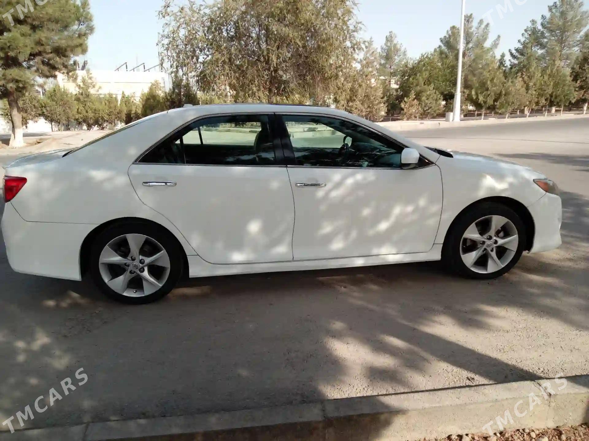 Toyota Camry 2013 - 220 000 TMT - Бузмеин - img 4