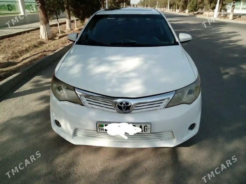 Toyota Camry 2013 - 220 000 TMT - Бузмеин - img 9