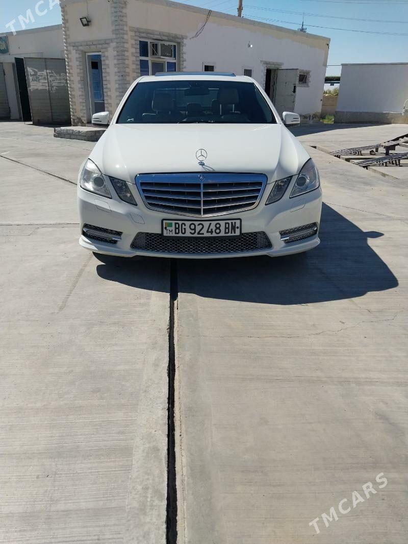 Mercedes-Benz E350 2012 - 270 000 TMT - Balkanabat - img 3