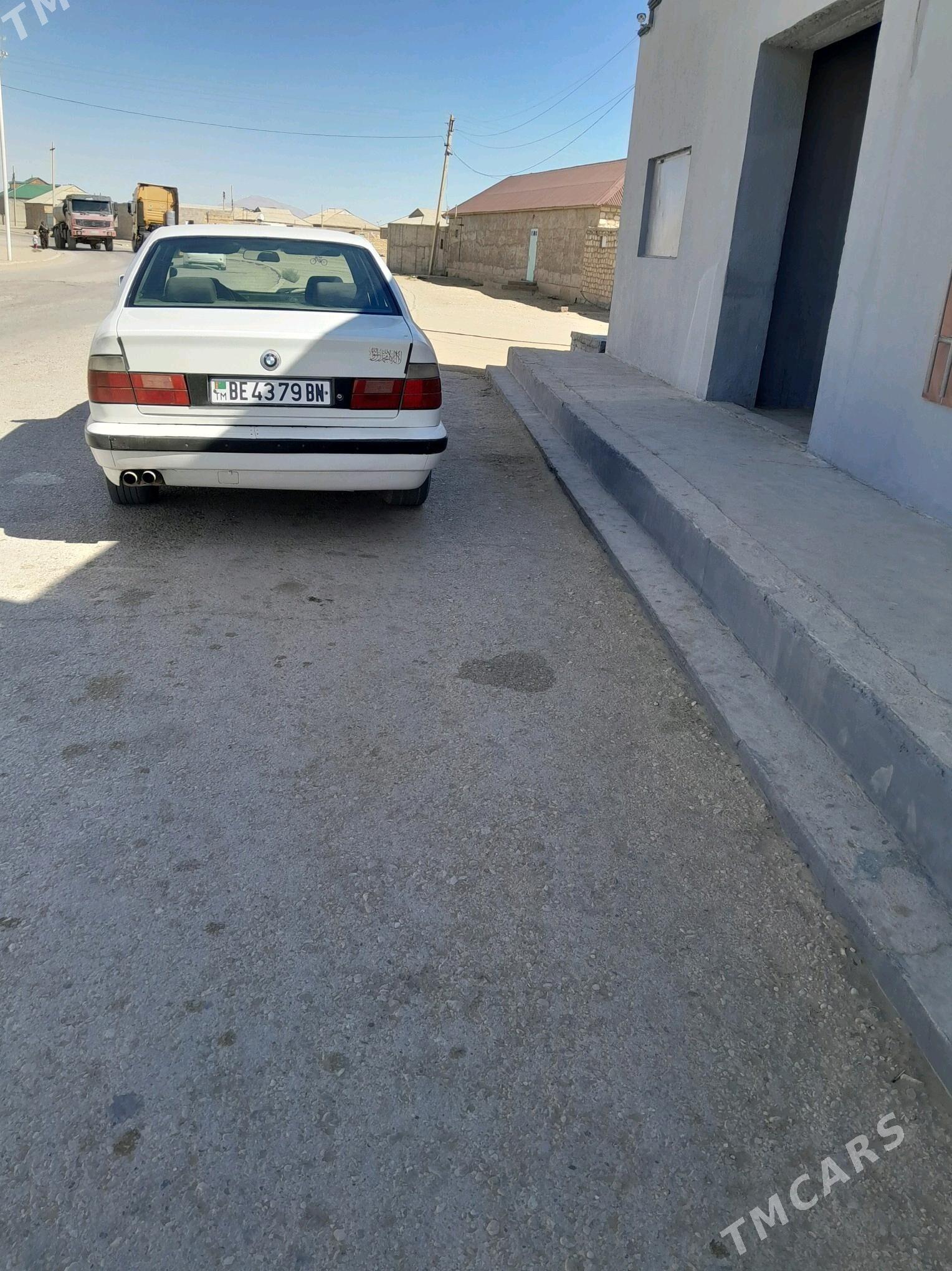 BMW E34 1992 - 55 000 TMT - Гумдаг - img 2