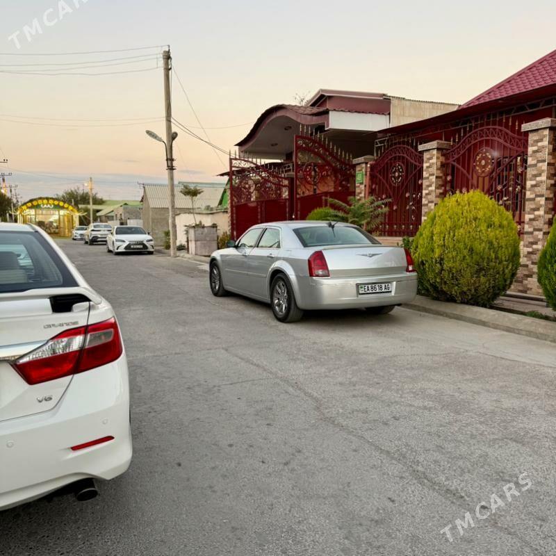 Chrysler 300C 2005 - 150 000 TMT - 30 mkr - img 3