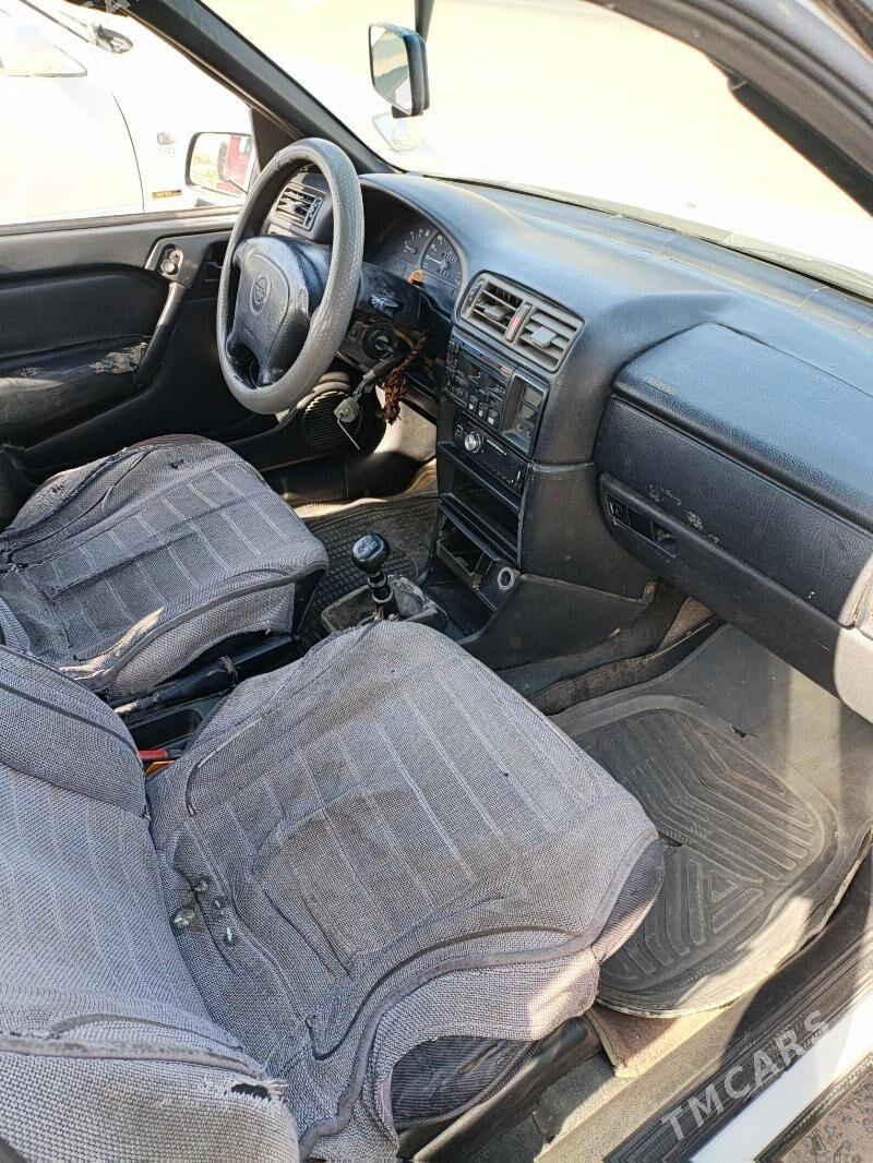Opel Vectra 1994 - 35 000 TMT - Мары - img 4