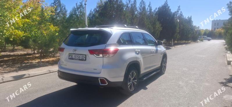 Toyota Highlander 2018 - 430 000 TMT - Дашогуз - img 3