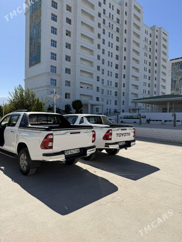 Toyota Hilux 2024 - 595 000 TMT - Aşgabat - img 5