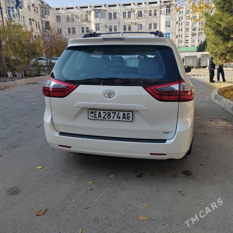 Toyota Sienna 2019 - 450 000 TMT - 4 мкр - img 1