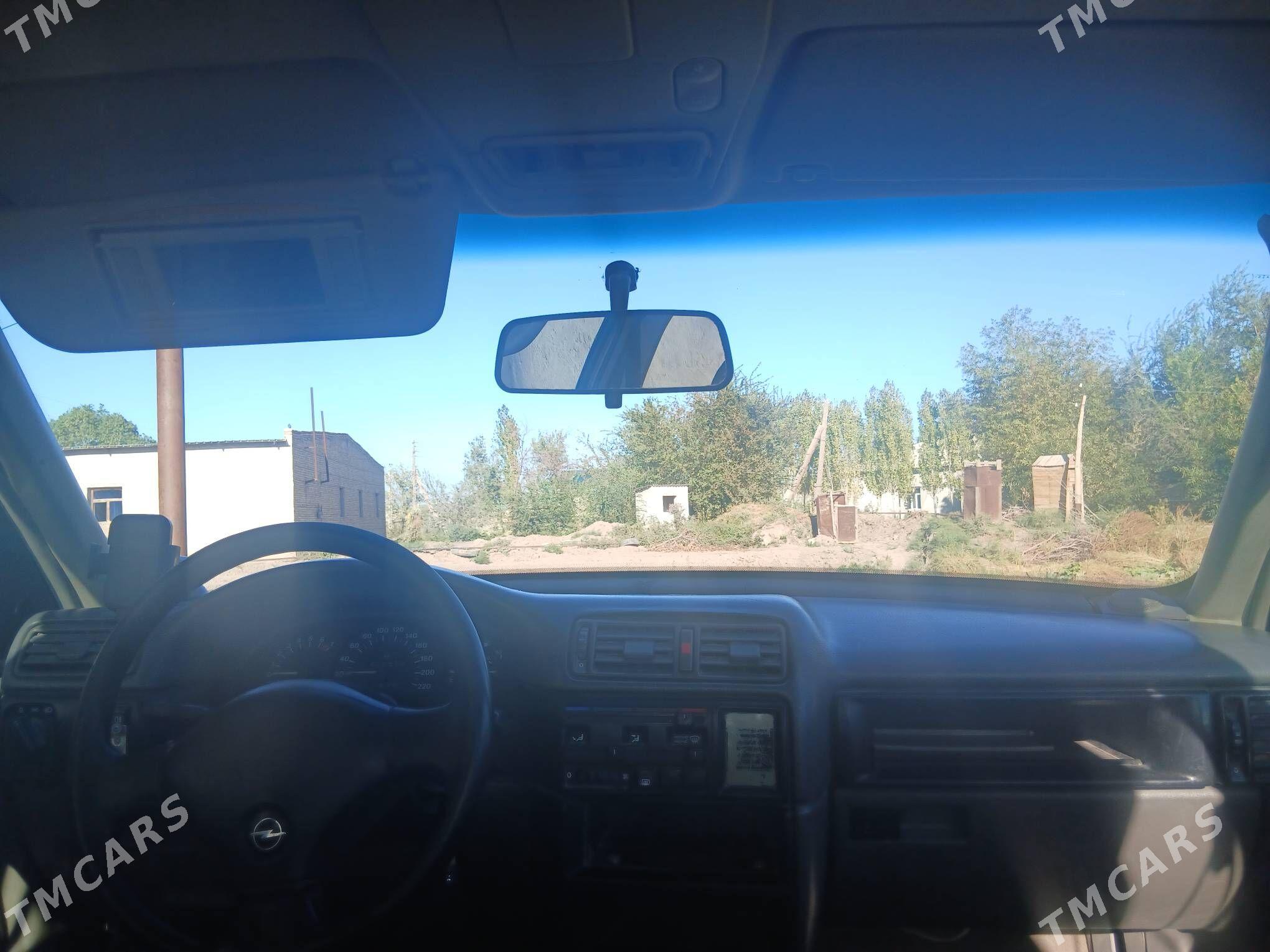 Opel Vectra 1992 - 34 000 TMT - Gubadag - img 1