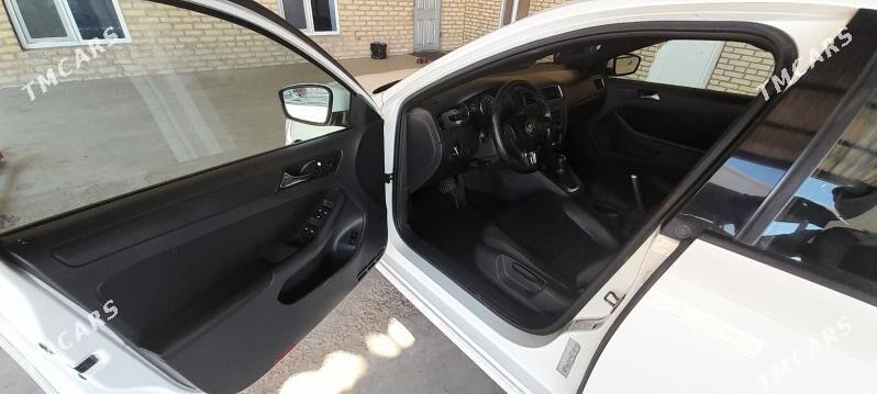 Volkswagen Jetta 2012 - 150 000 TMT - Векильбазар - img 5