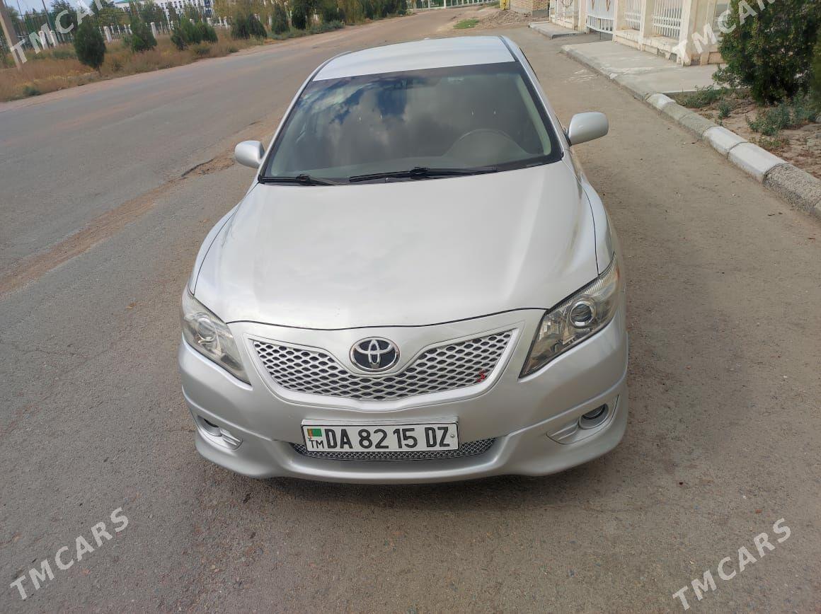 Toyota Camry 2011 - 240 000 TMT - Gubadag - img 5