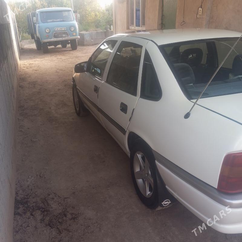 Opel Vectra 1991 - 40 000 TMT - Çärjew - img 5