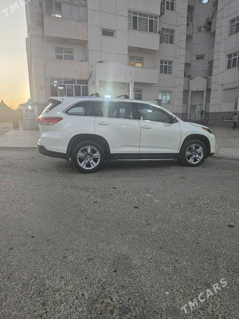 Toyota Highlander 2018 - 420 000 TMT - Atatürk köç. - img 4