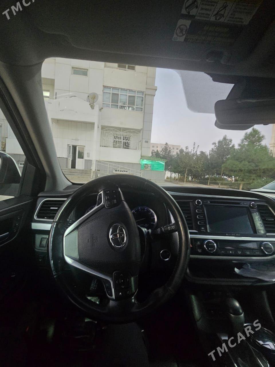 Toyota Highlander 2018 - 420 000 TMT - Atatürk köç. - img 3