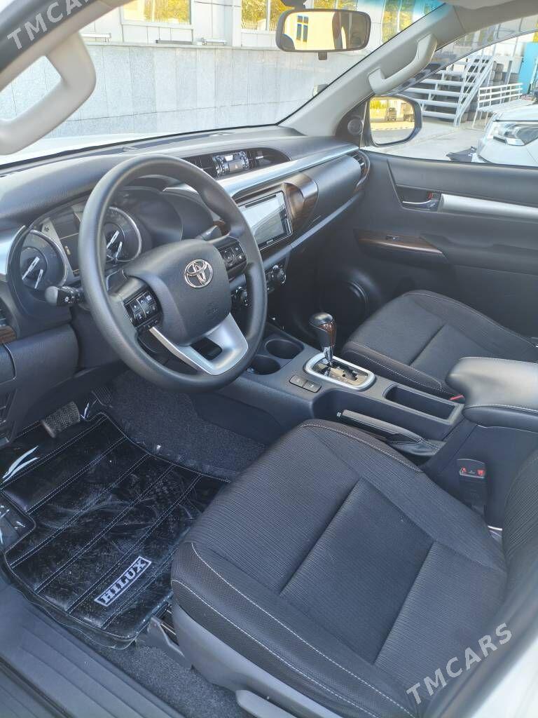 Toyota Hilux 2022 - 575 000 TMT - Мир 8 - img 6