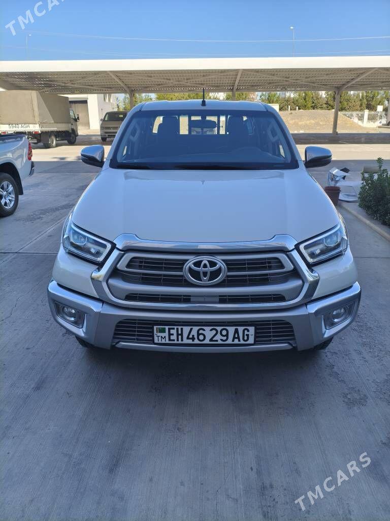 Toyota Hilux 2022 - 575 000 TMT - Мир 8 - img 4