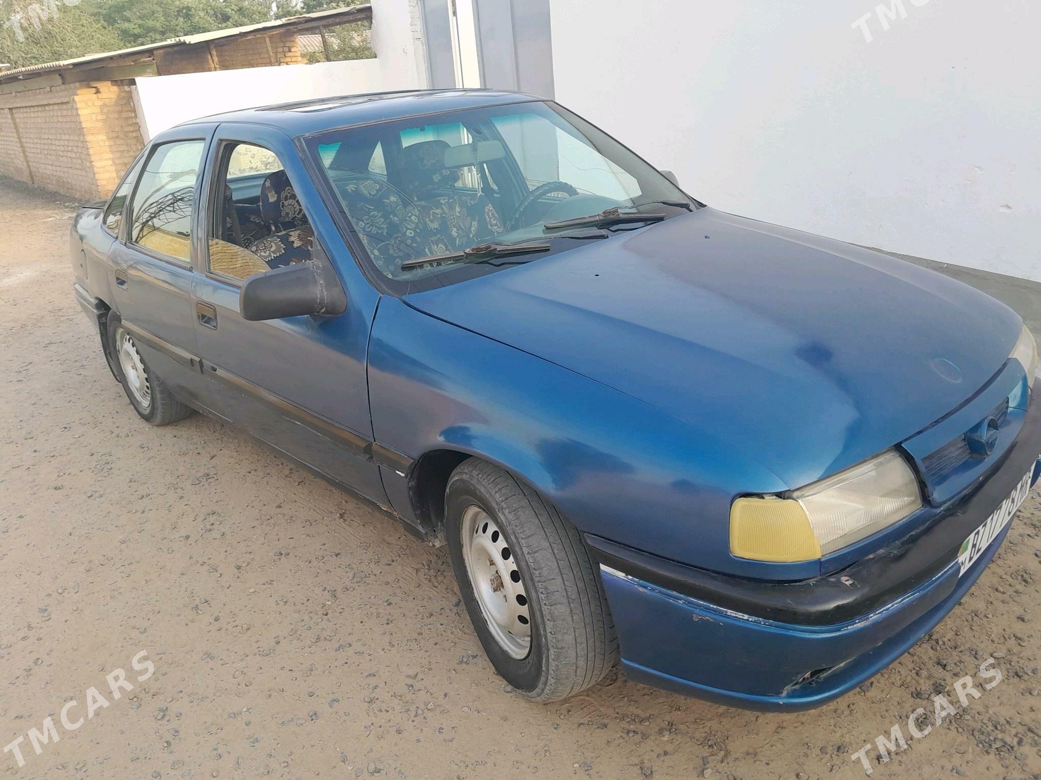 Opel Vectra 1990 - 25 000 TMT - Ёлётен - img 4