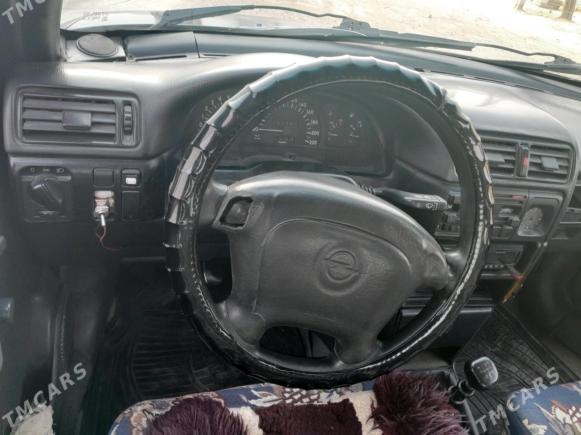 Opel Vectra 1990 - 25 000 TMT - Ёлётен - img 5