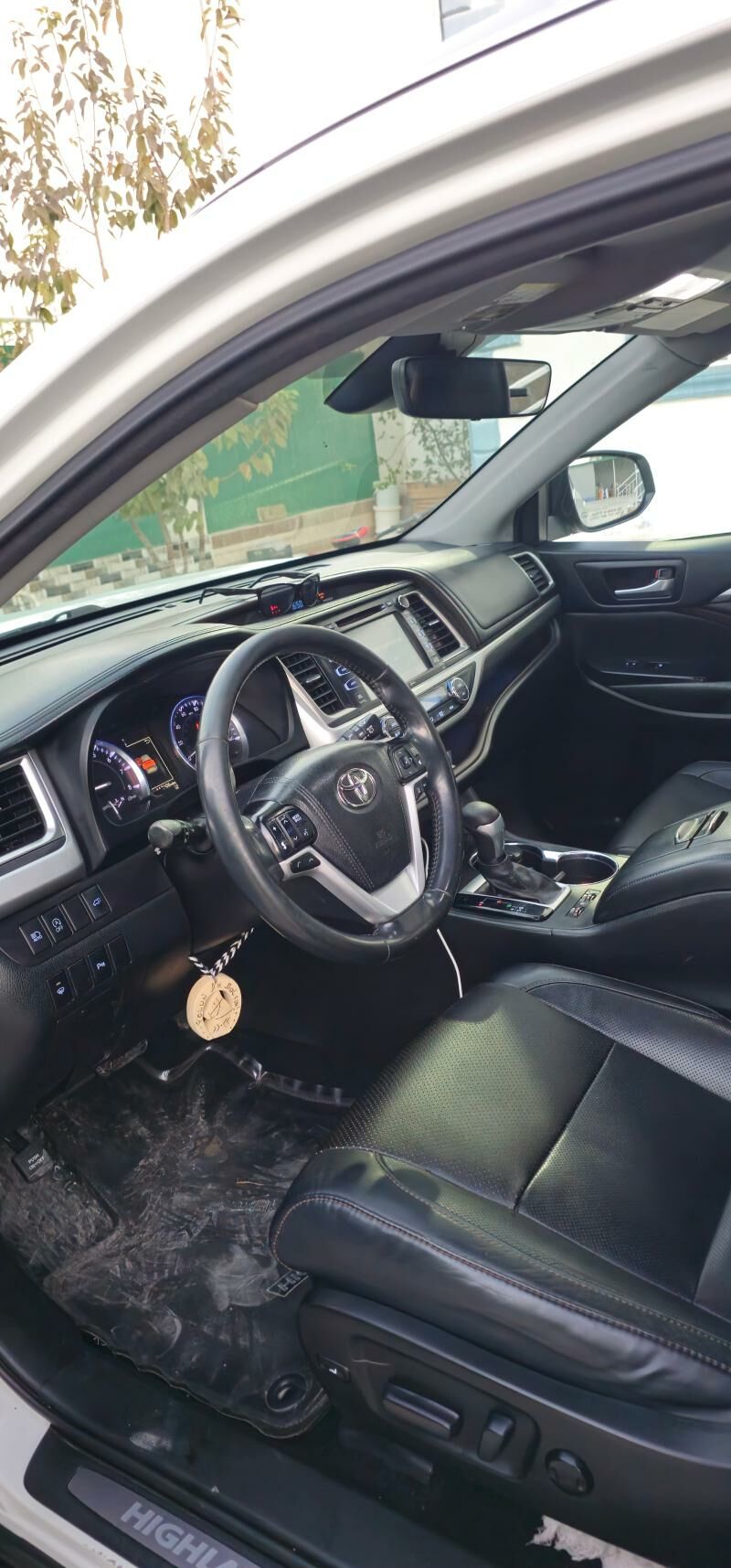 Toyota Highlander 2017 - 515 000 TMT - Бузмеин - img 9