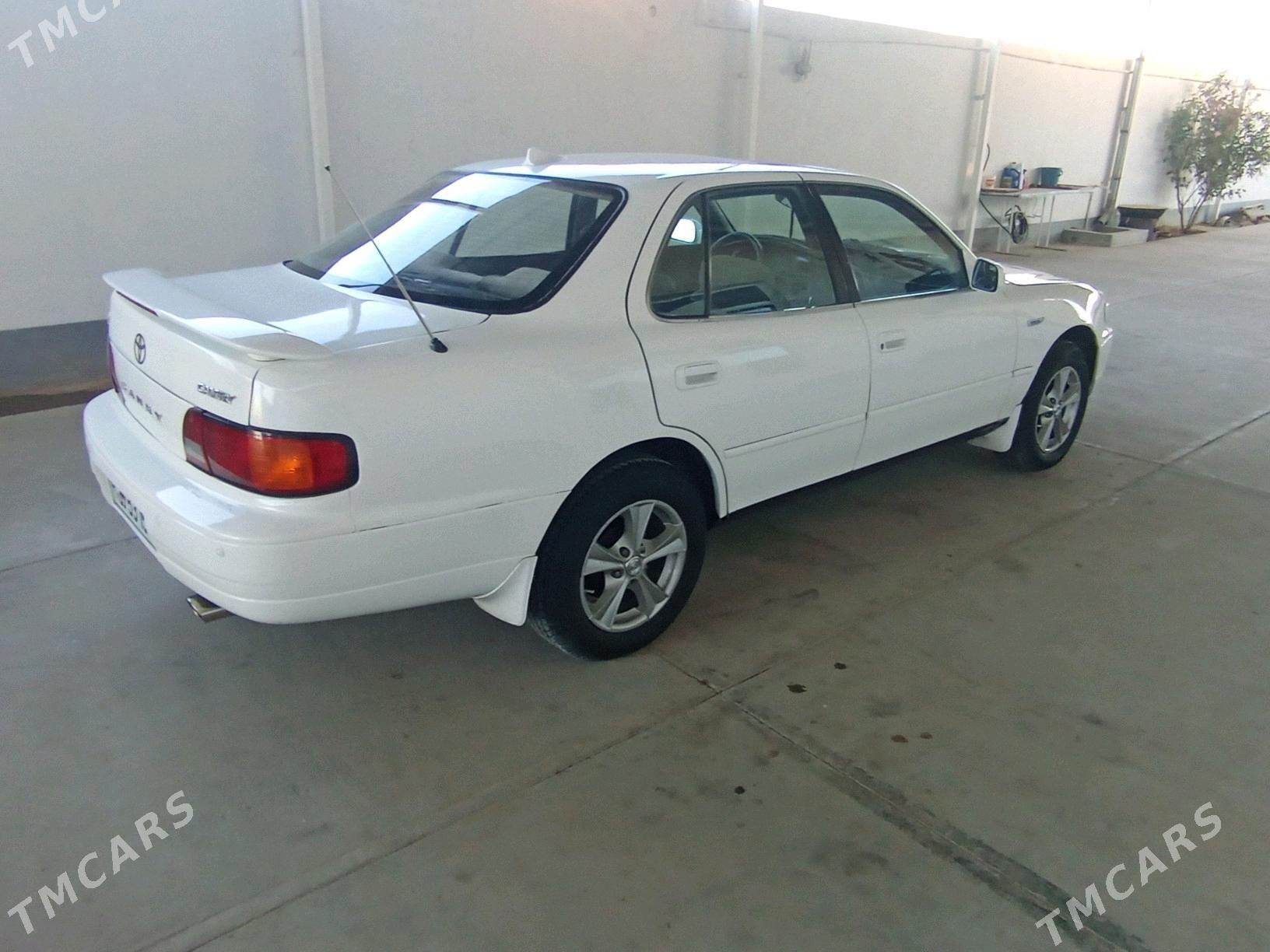 Toyota Camry 1993 - 100 000 TMT - Гызыларбат - img 2