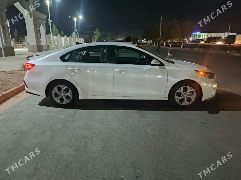 Kia Forte 2022 - 260 000 TMT - Мары - img 3