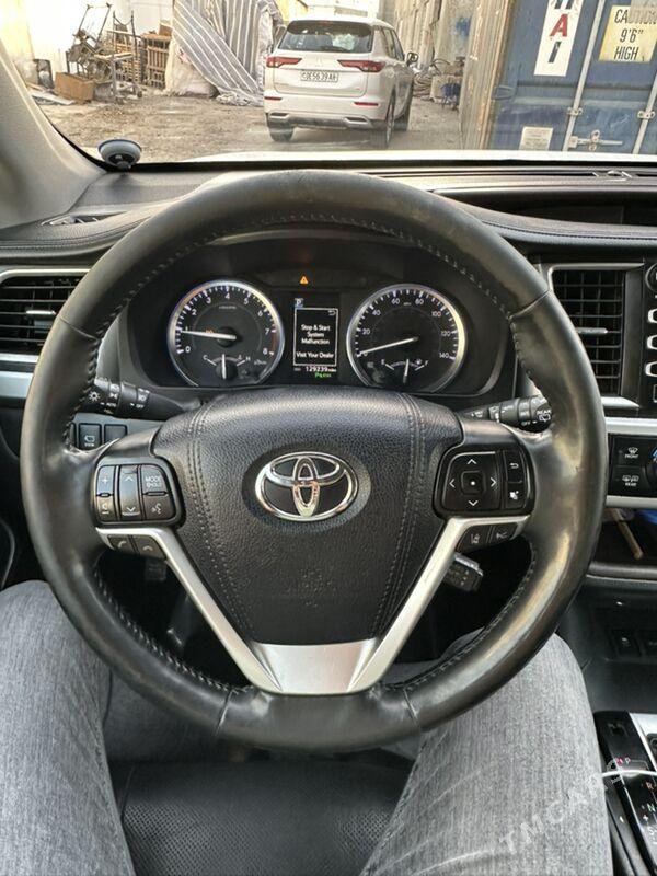 Toyota Highlander 2017 - 460 000 TMT - 11 мкр - img 5