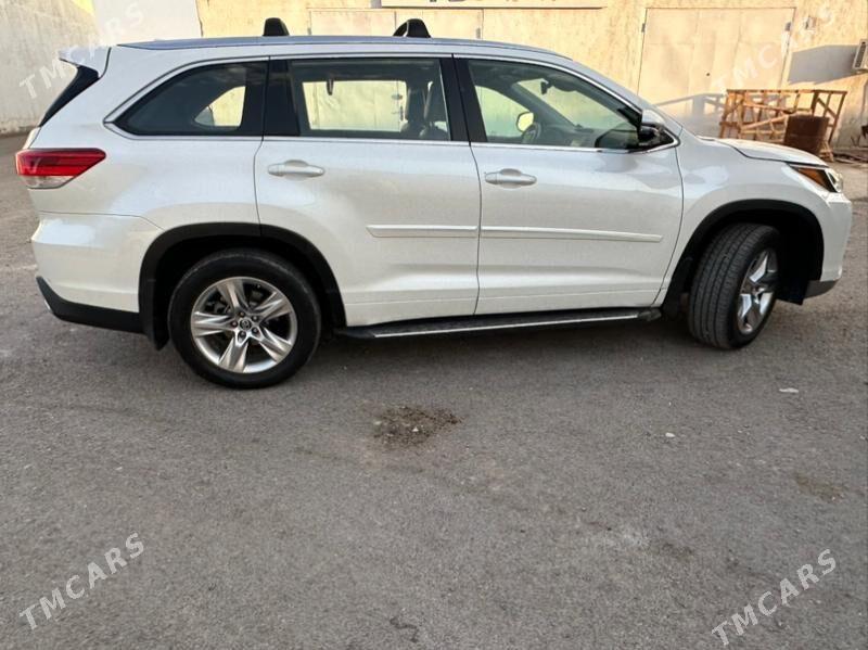 Toyota Highlander 2017 - 460 000 TMT - 11 мкр - img 3